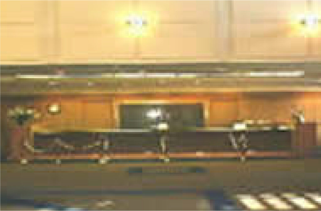 格調高い内装でお客様をお迎えするフロント空間