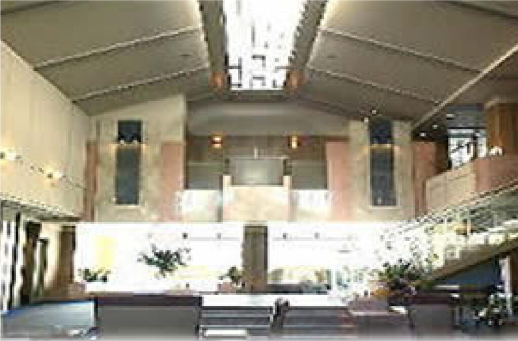 広々としたクラブハウスロビー